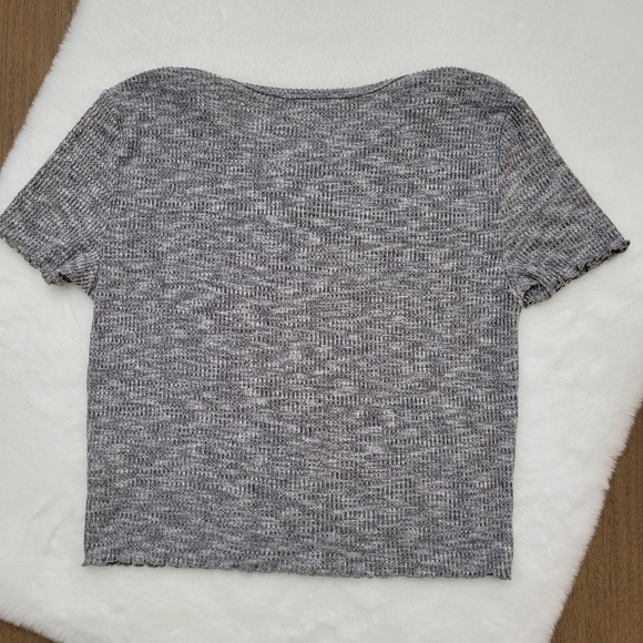 AMERICAN EAGLE Crop Top with Ruffled Edges (Medium) - Picture 8 of 8